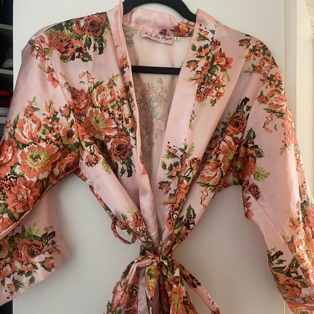 Satin floral robe (3/4 length sleeves, knee length